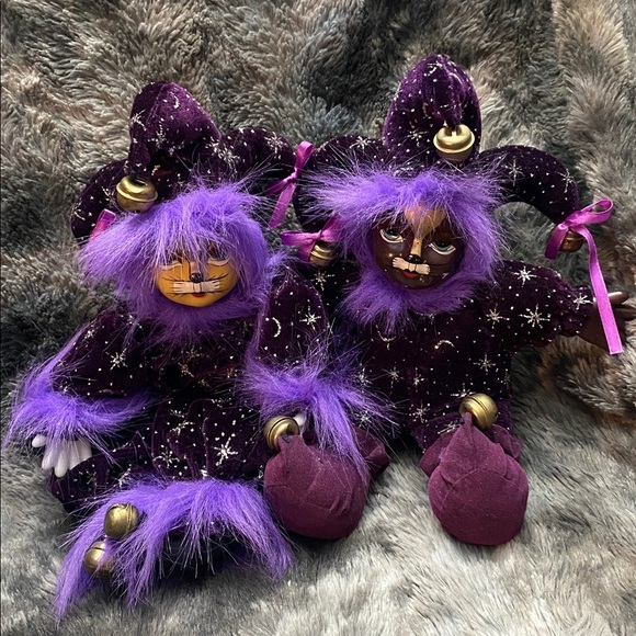 Two Vintage Purple Jester Dolls with Porcelain Heads and Bells - Picture 16 of 16